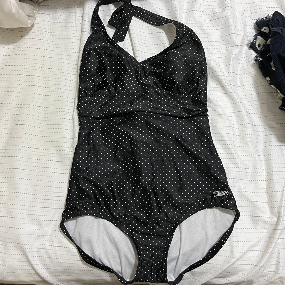 NWOT - Speedo polka dot swim suit
